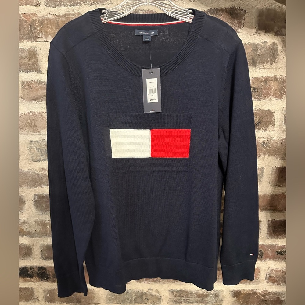 NWT Tommy Hilfiger Adaptive Sweater - Large